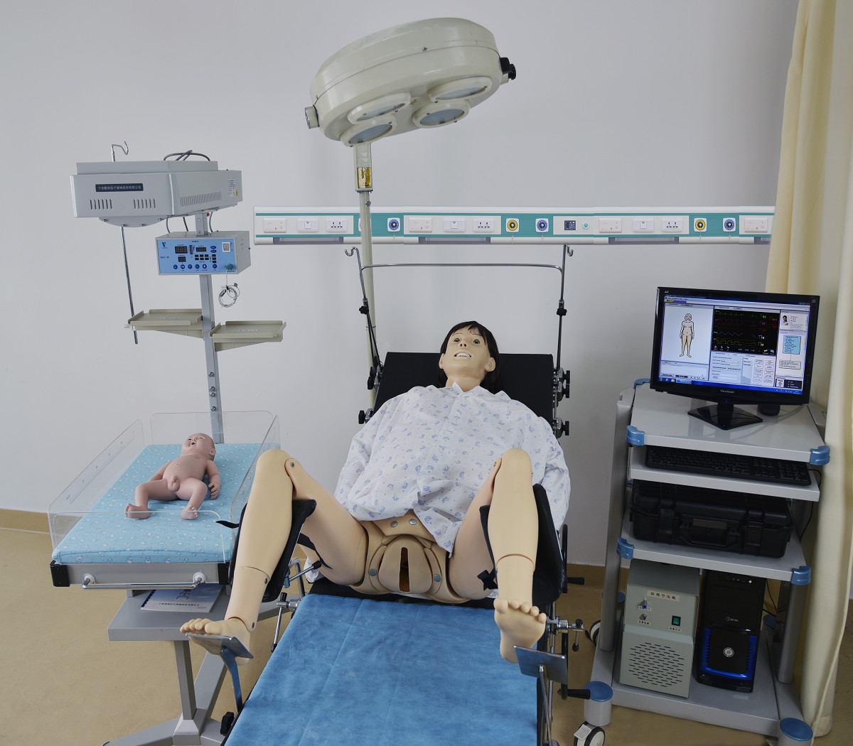 CER genehmigte PVC-Kindergeburts-Simulator für Notfall, AED und pflegte Training